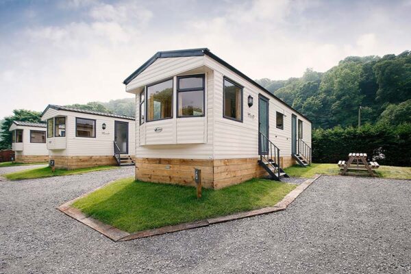 caravan-accommodation-oxwich-bay-swansea-2.jpg